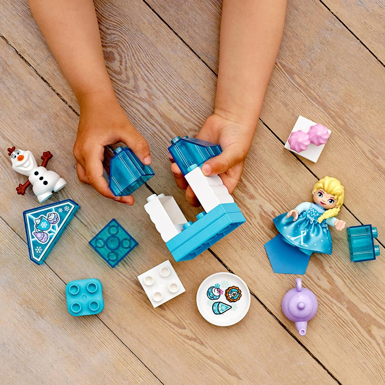LEGO® DUPLO™ Elsa and Olafs Tea Party - Image 8