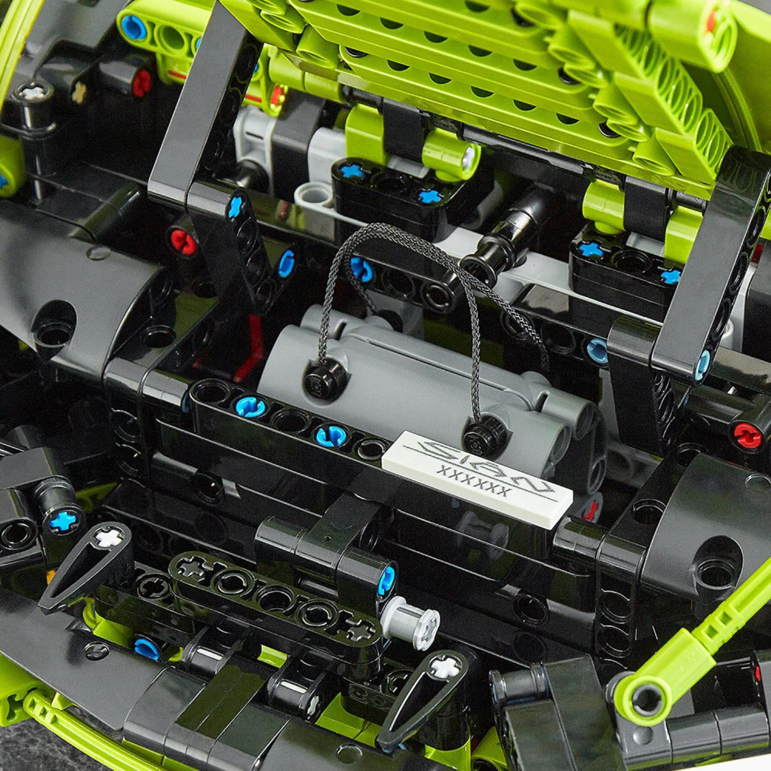 LEGO® Technic Lamborghini Sián FKP 37 - Image 10