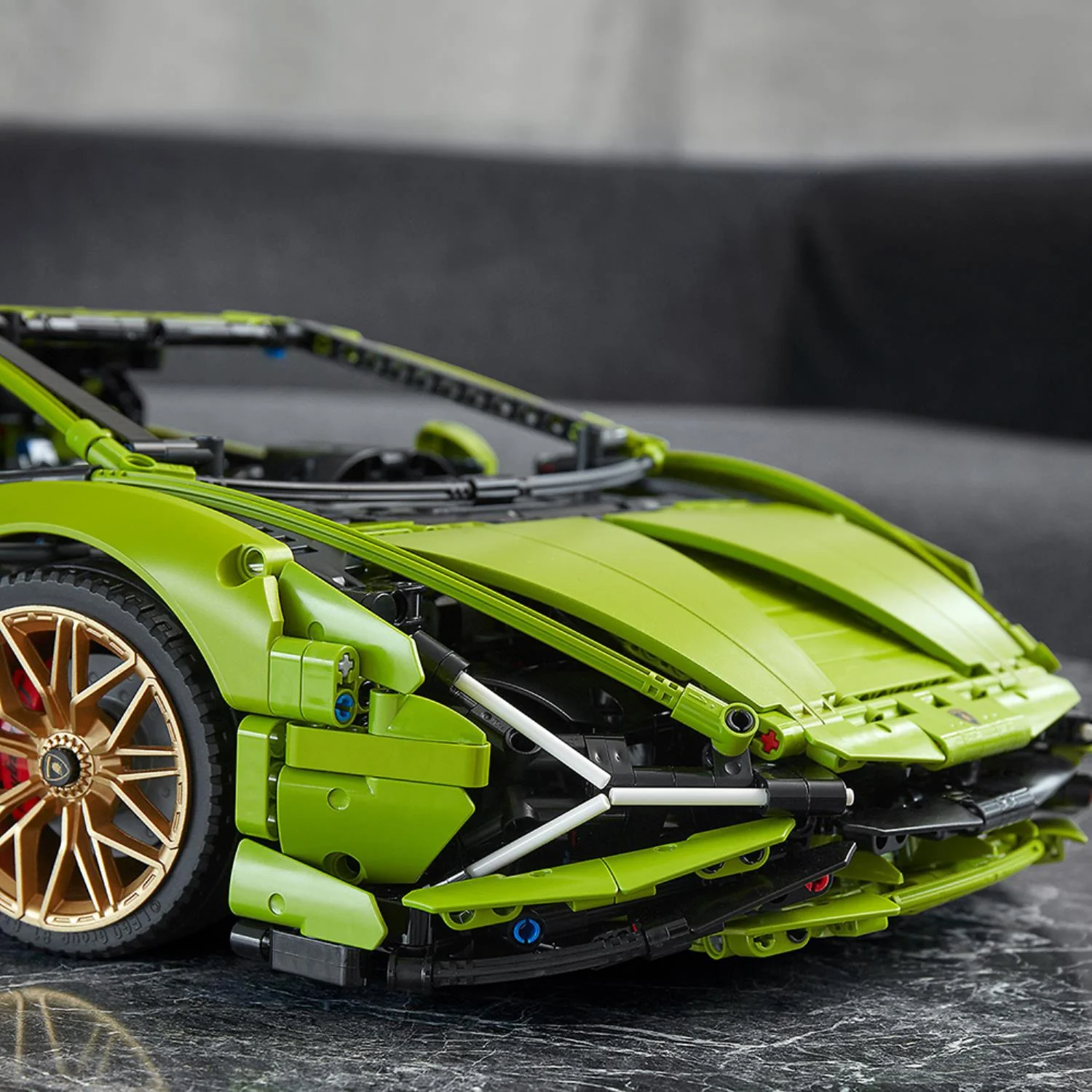 LEGO® Technic Lamborghini Sián FKP 37 - Image 5