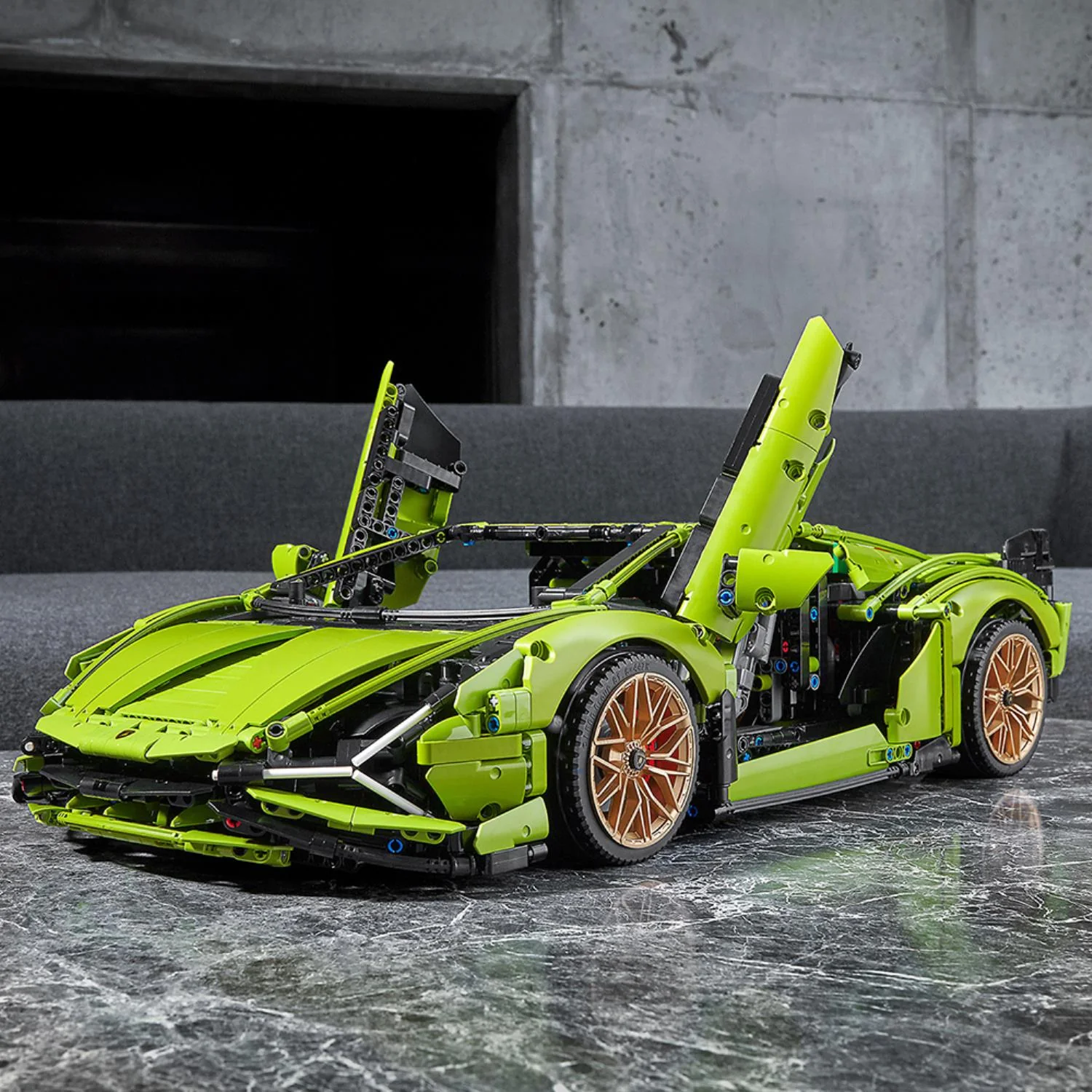 LEGO® Technic Lamborghini Sián FKP 37 - Image 7