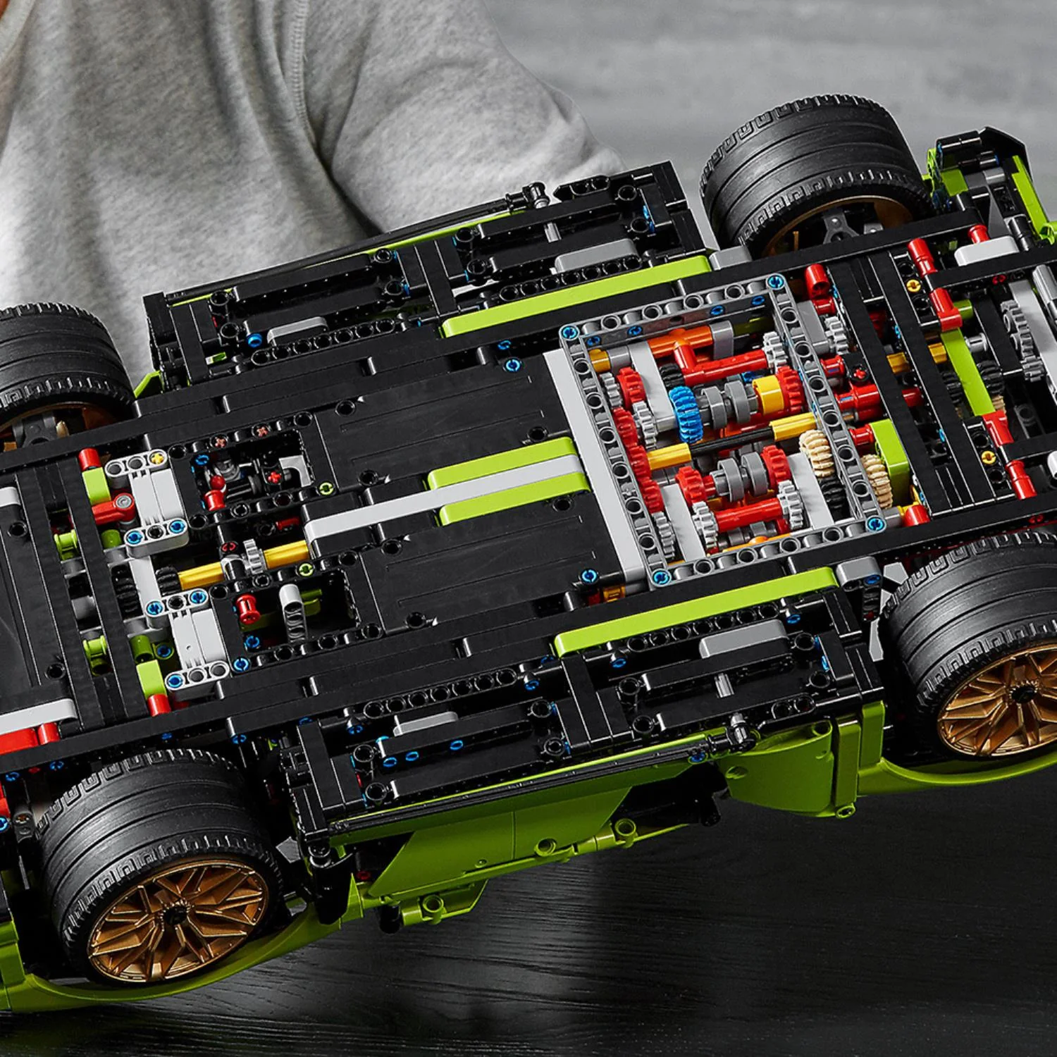 LEGO® Technic Lamborghini Sián FKP 37 - Image 9