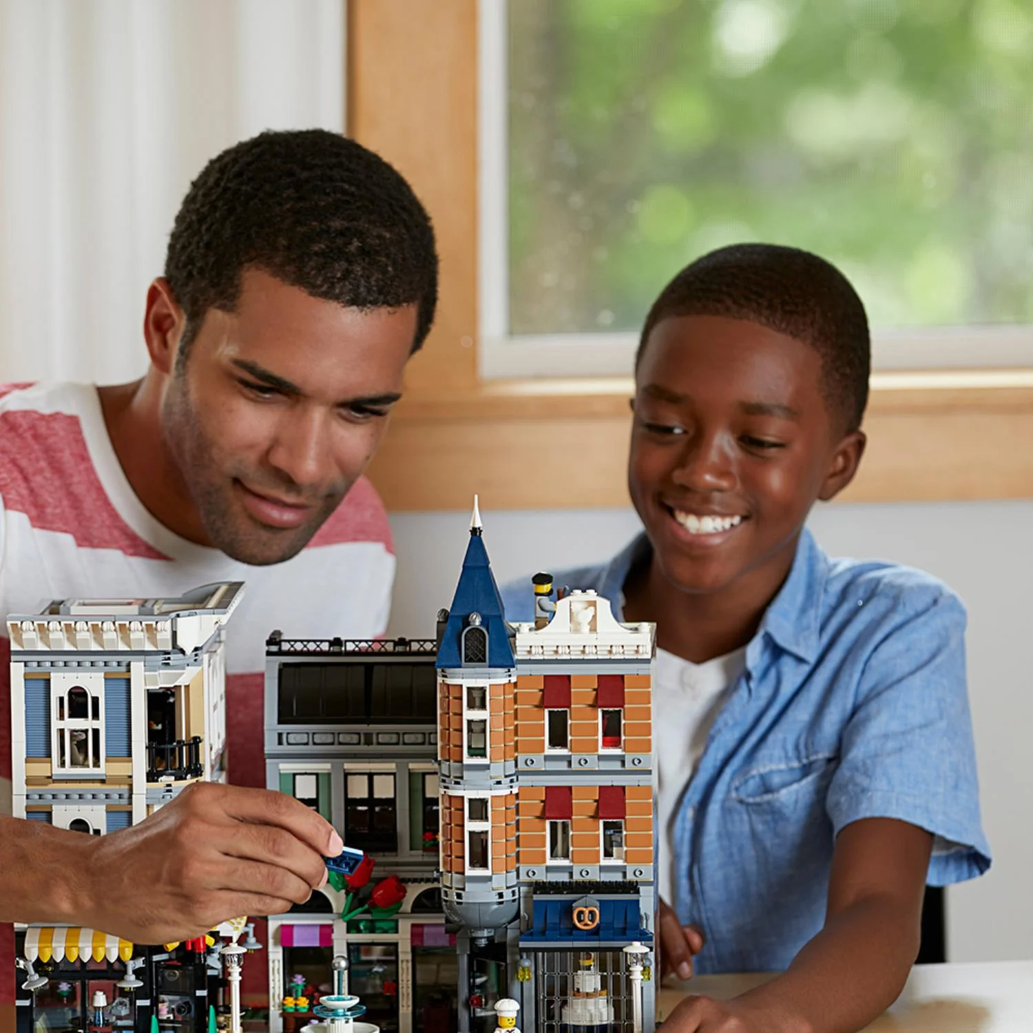 LEGO® Assembly Square - Image 7