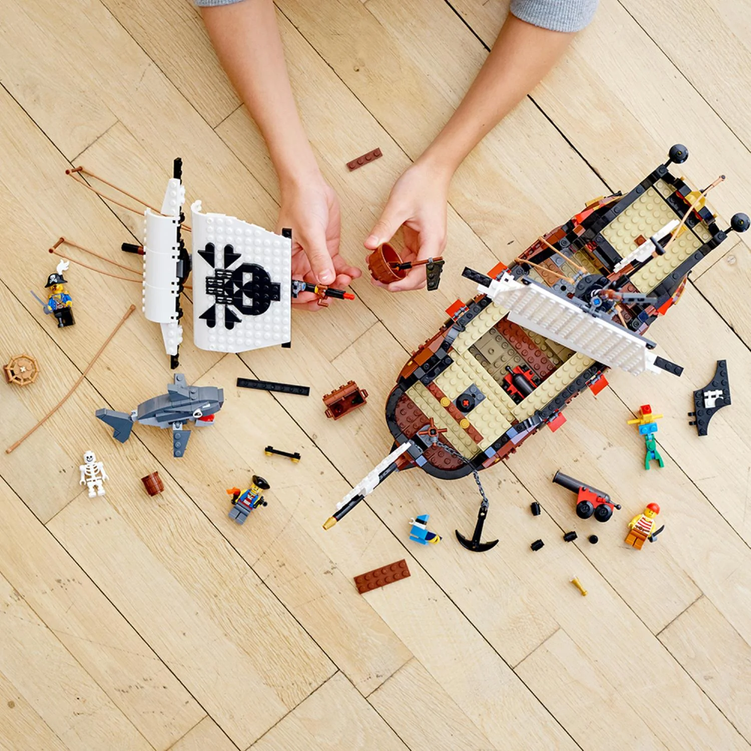 LEGO® Creator 3-in-1 Pirate Ship - Image 4