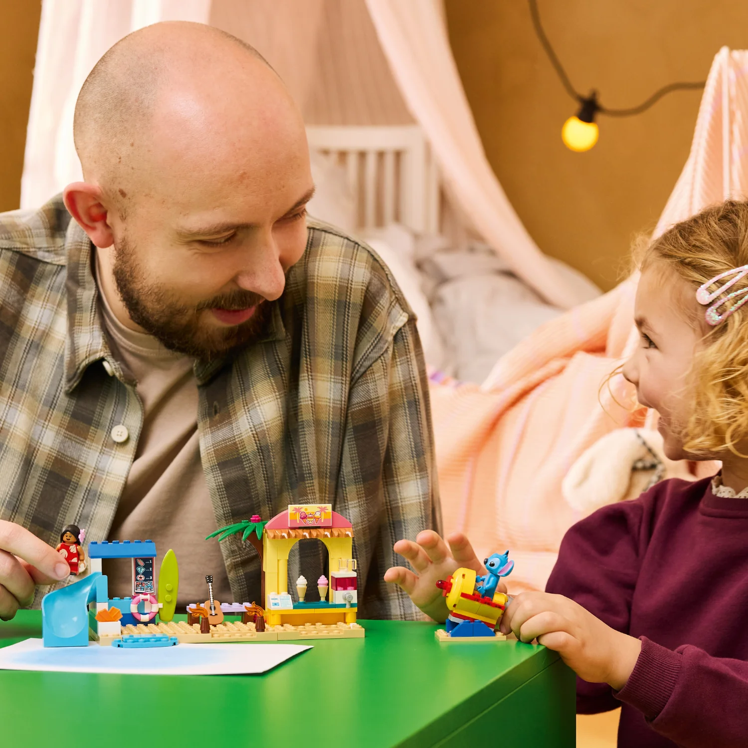 LEGO® | Disney Beach Fun with Lilo & Stitch - Image 4