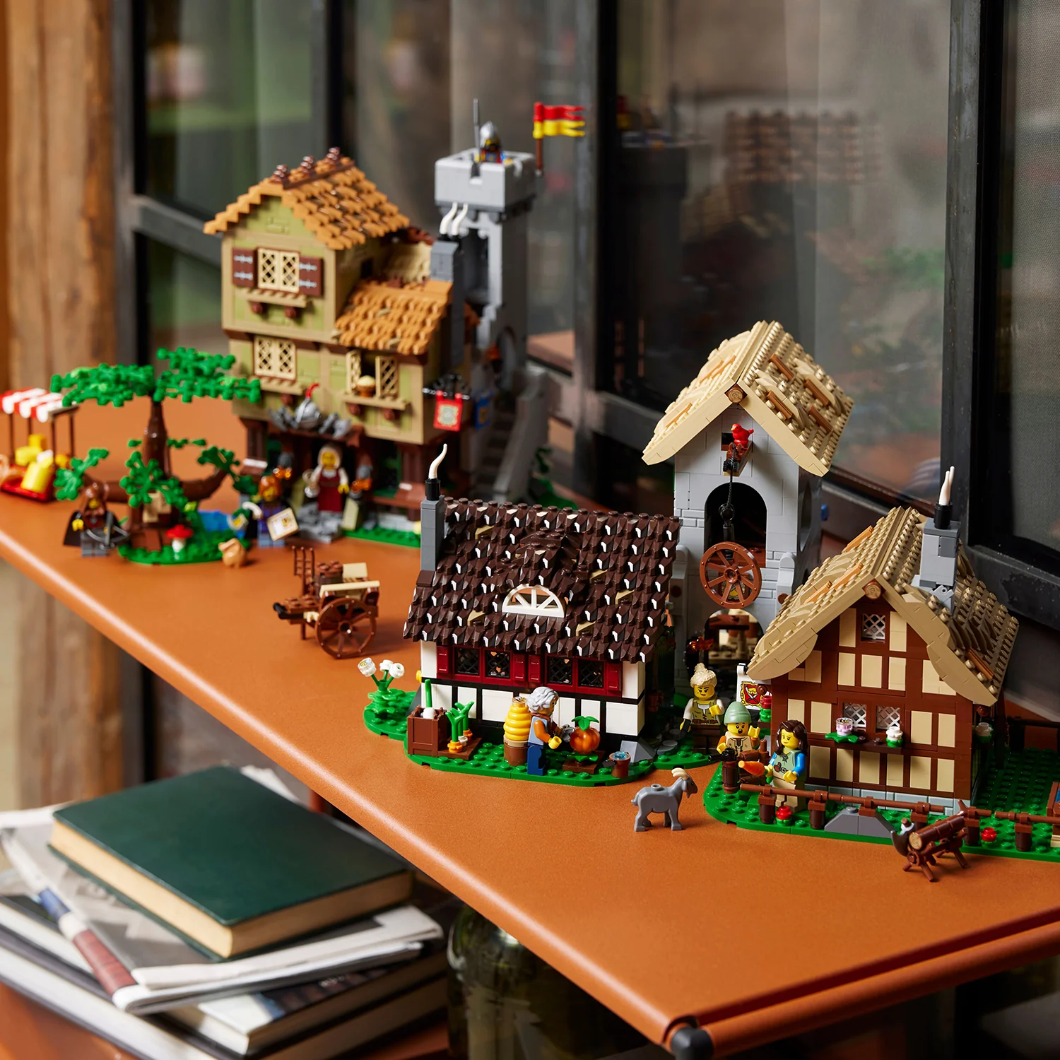 LEGO® Icons Medieval Town Square - Image 6