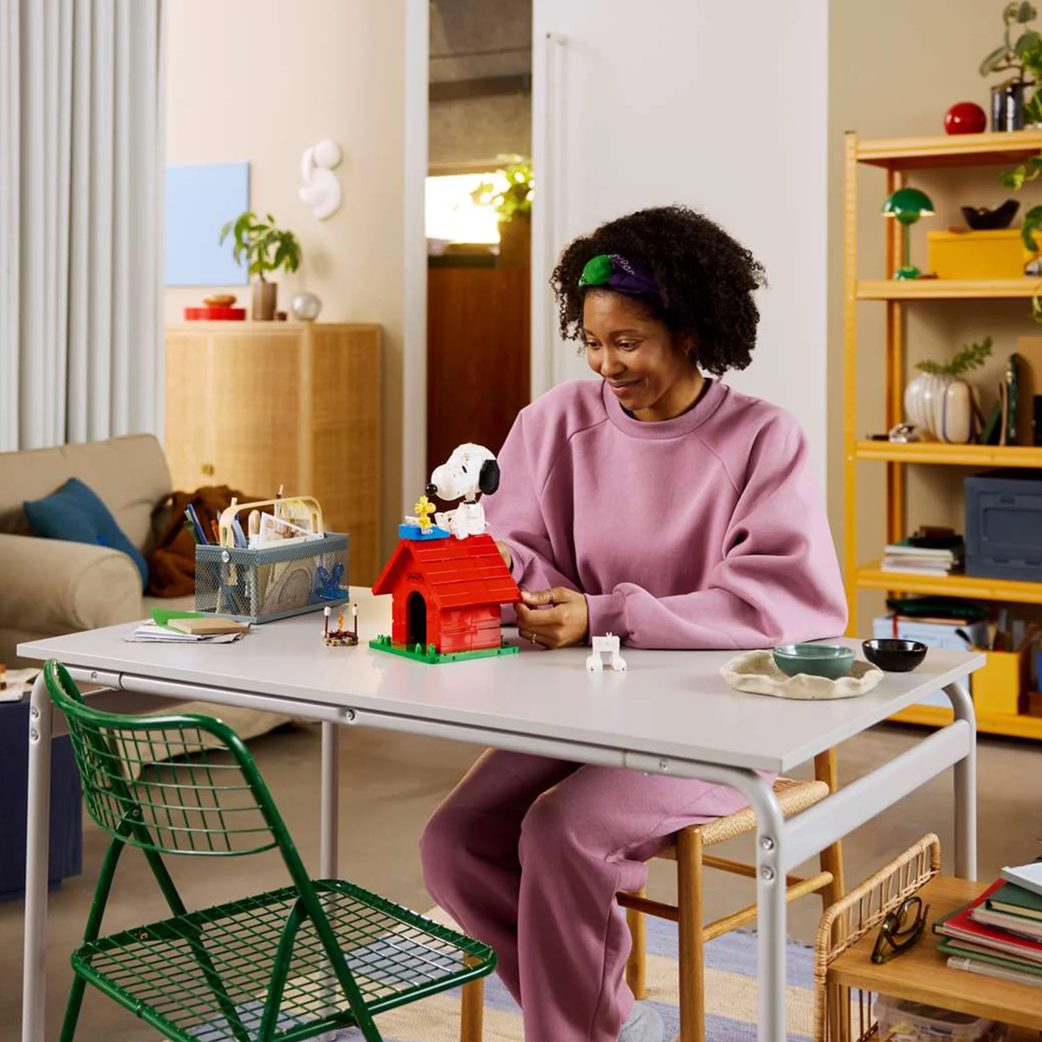 LEGO® Ideas Peanuts: Snoopy’s Doghouse - Image 3