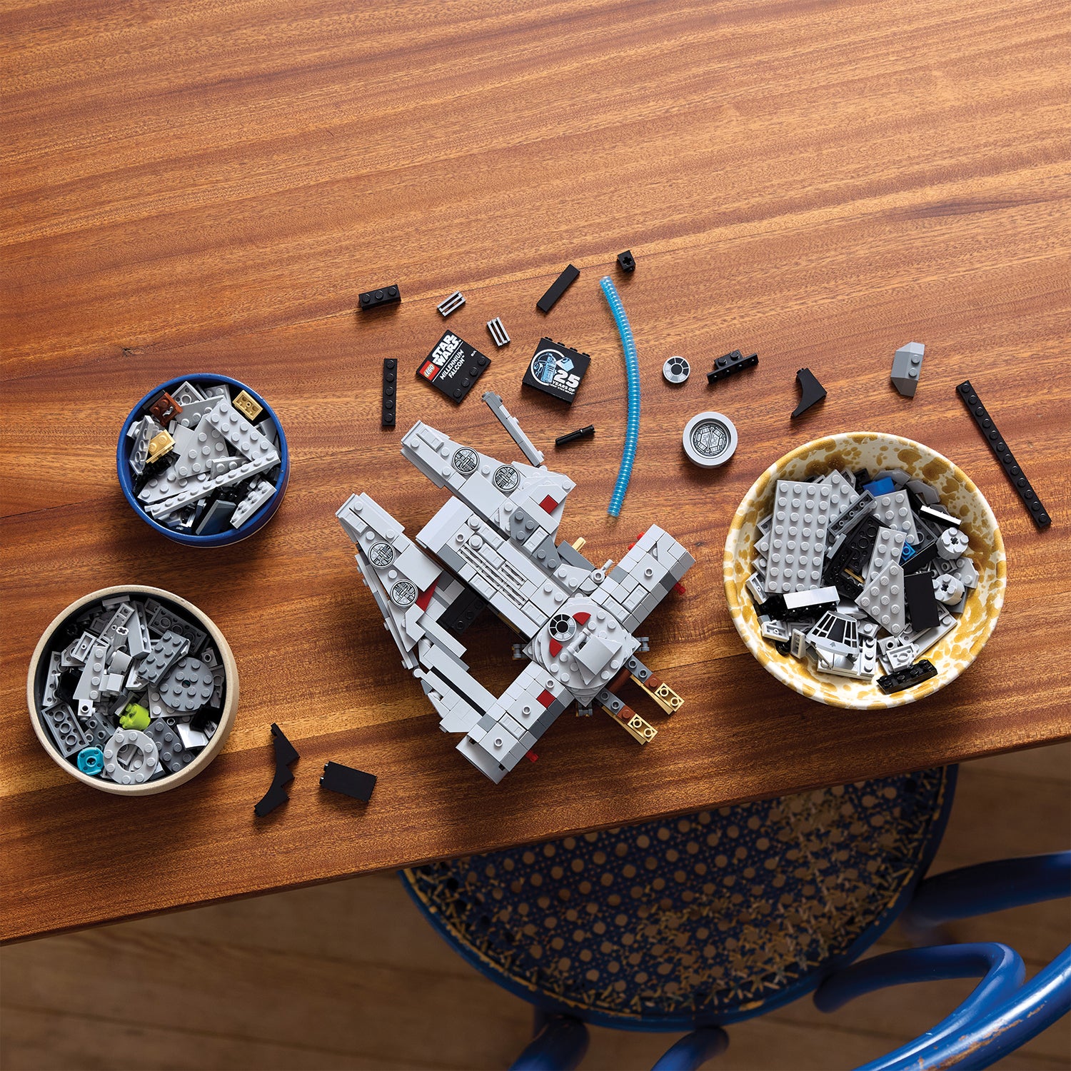 LEGO® Star Wars™ Millennium Falcon™ - Image 4