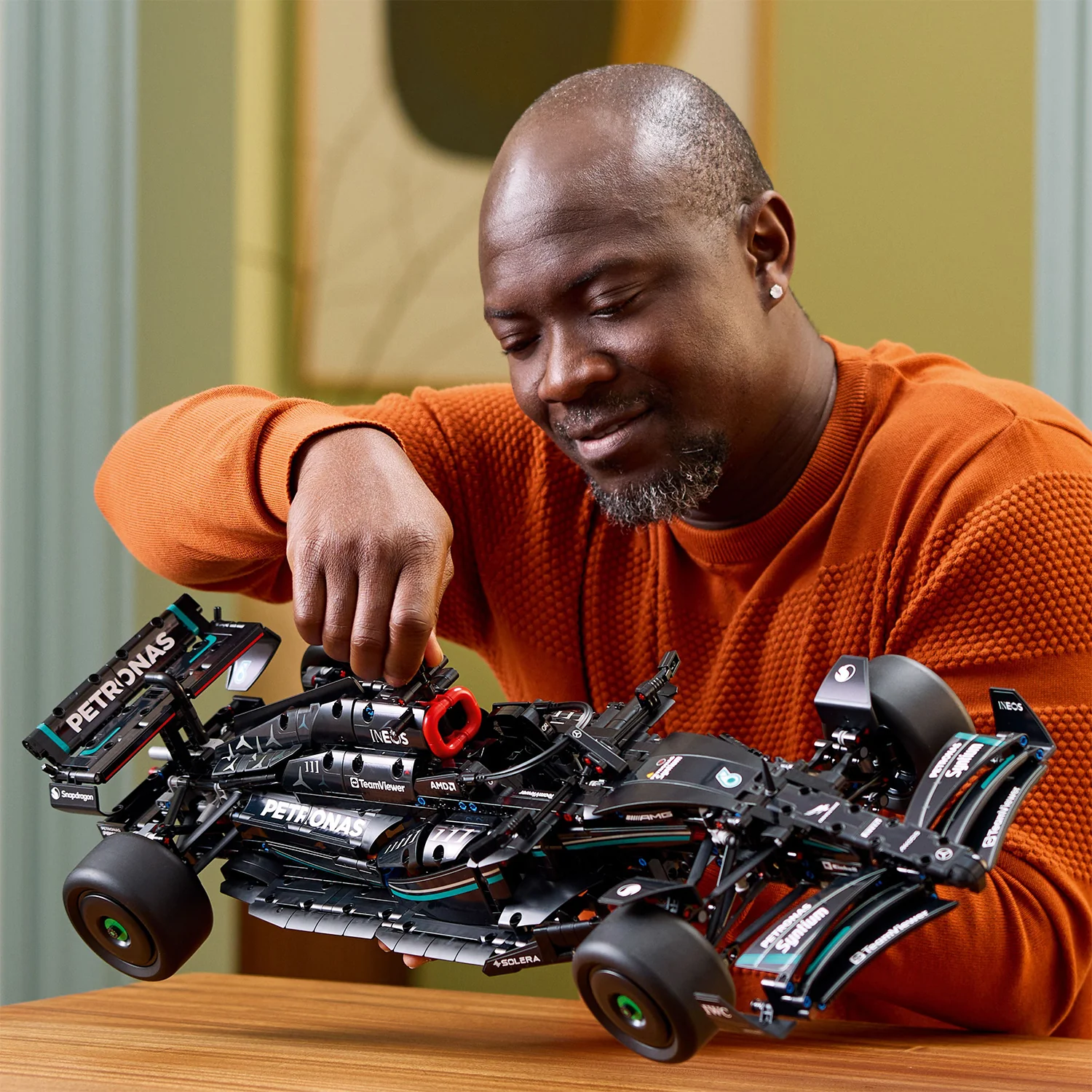 LEGO® Technic Mercedes-AMG F1 W14 E Performance - Image 4