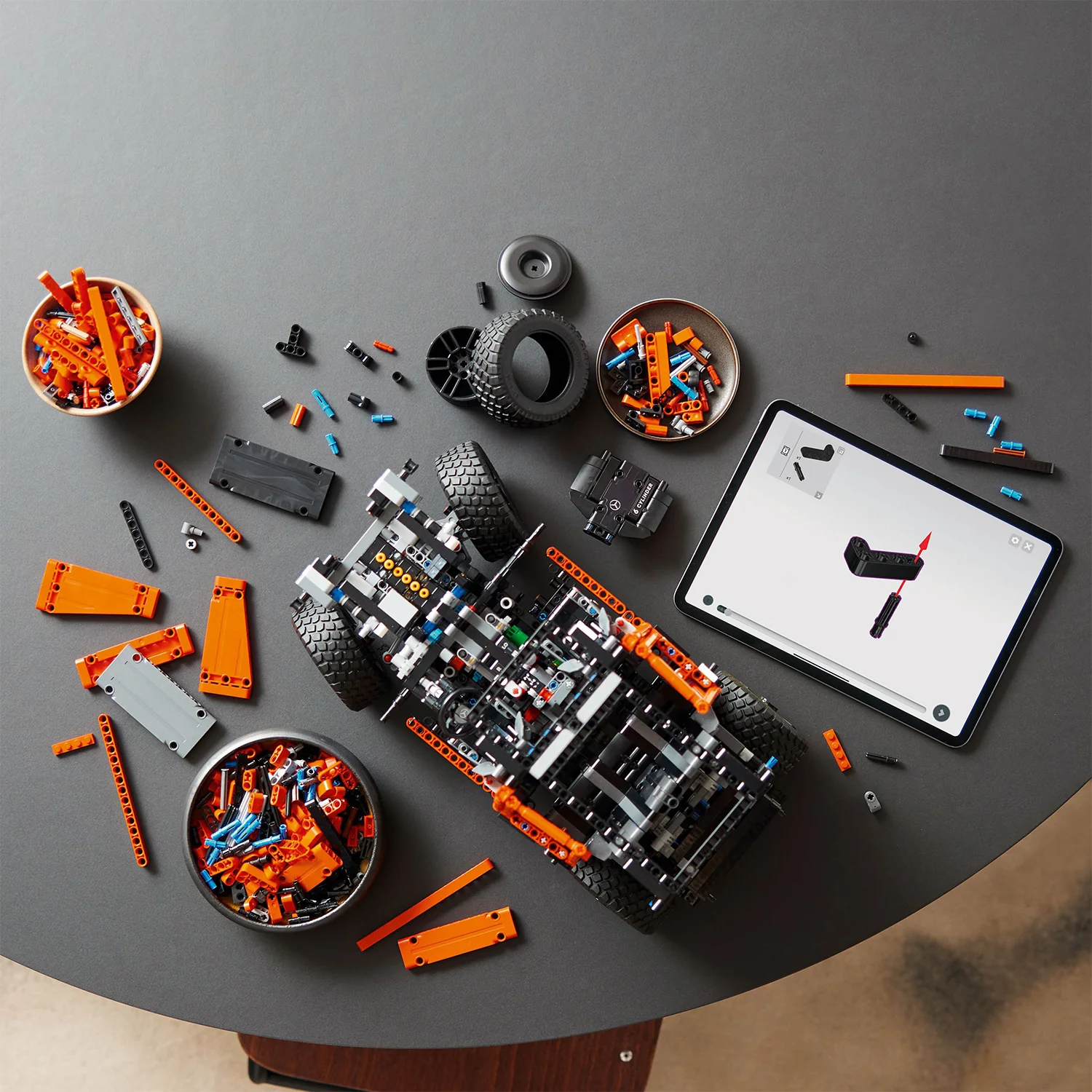 LEGO® Technic Mercedes-Benz G 500 PROFESSIONAL Line - Image 3