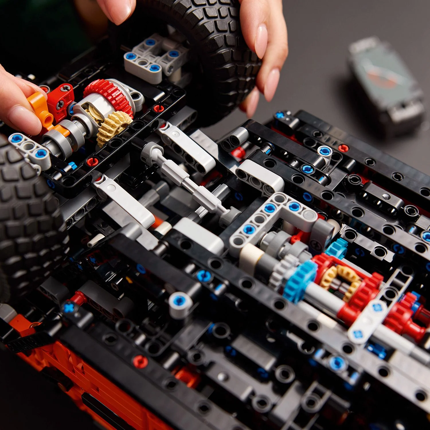 LEGO® Technic Mercedes-Benz G 500 PROFESSIONAL Line - Image 9